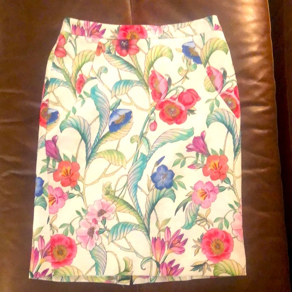 Ann Taylor Dresses & Skirts - Ann Taylor floral Pencil skirt